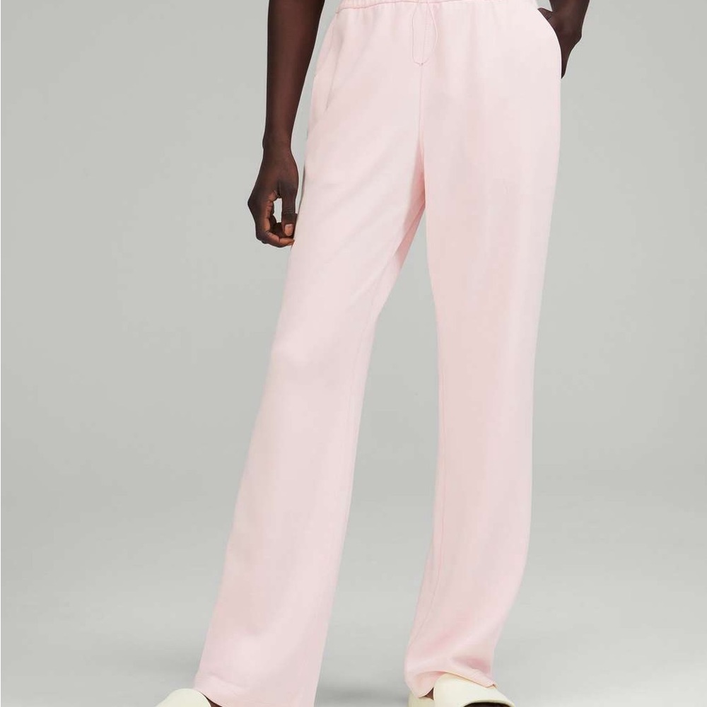 Lululemon strawberry milkshake set
